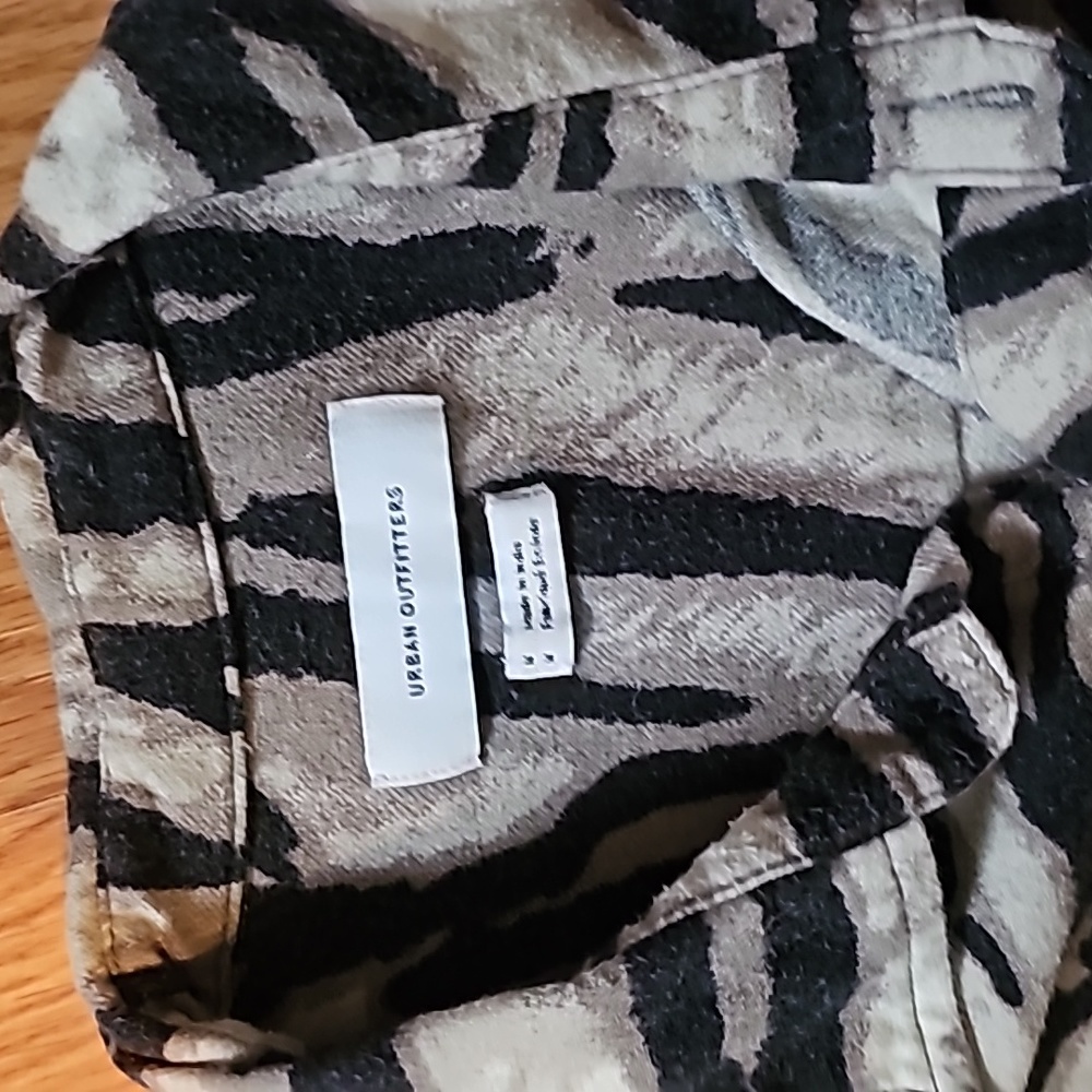 Shirts - Picture 6 of 10